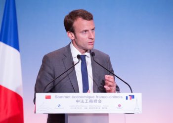 Impasse, blocage, démission, la presse étrille Emmanuel Macron