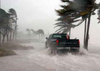L'ouragan Hélène approche la côte est des États-Unis