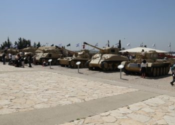 "plus de 100 roquettes" du Hezbollah tirées sur Israël