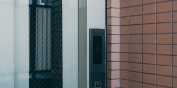 Toulouse - Un adolescent reste coincé plusieurs heures dans un ascenseur