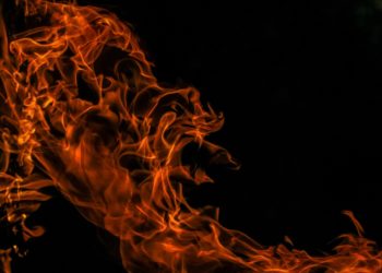 Violent incendie au centre de Saint Nazaire