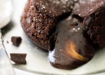 Un fondant au chocolat cuisiné avec une parabole dans cette école de la transition écologique