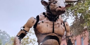 Grand succès populaire pour le spectacle de la Machine à Toulouse, probablement plus d'un million de personnes ont admiré Ariane, Lilith et Astérion