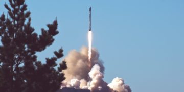 Vidéo - Incroyable ! SpaceX récupère le premier étage de sa fusée