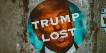 Trump largement devant Harris ? Attention à ces faux sondages