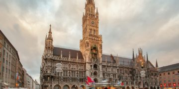 Une voiture percute la foule à Munich et fait plusieurs blessés, plusieurs sont en urgence absolue