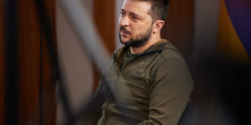 Les États-Unis suspendent l'aide militaire à l'Ukraine