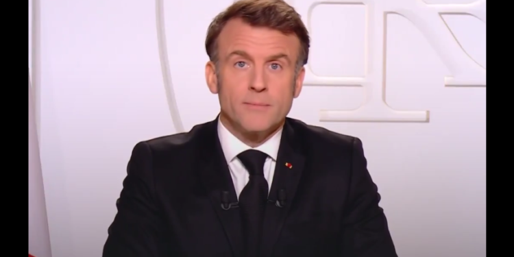 Dissuasion nucléaire, menace Russe, troupes en Ukraine... L'essentiel de l’allocution de Macron