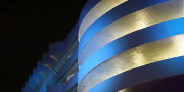 Une femme entre la vie et la mort après une chute du 4e étage du marché Victor Hugo