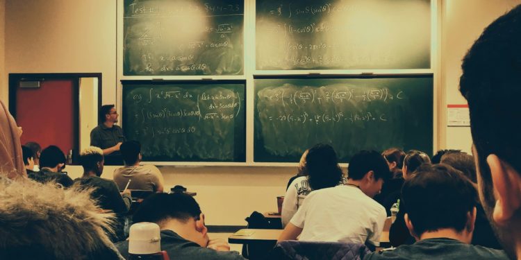 Opinion de l'intersyndicale de l'éducation nationale "en finir dans l’académie de Toulouse avec les préparations de rentrée à l'économie"