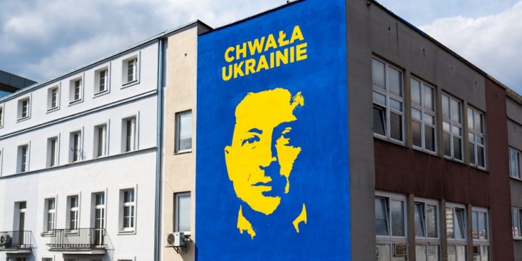 Zelensky exhorte les États-Unis et leurs alliés à accroître la pression sur le Kremlin Label : Euronews FR Date d'ajout : 31/03/2025 Description : Des frappes russes ont touché la deuxième ville d'Ukraine, Kharkiv, dans la nuit de dimanche à lundi. VolodymyGuerre en Ukraine, Zelensky a exhorté les États-Unis et Trump à accroître la pression sur le Kremlin.