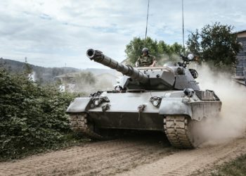Hausse "sans précédent" des dépenses militaires
