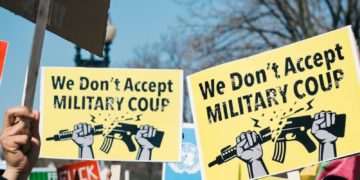 Malgré le tremblement de terre, la guerre civile se poursuit en Birmanie