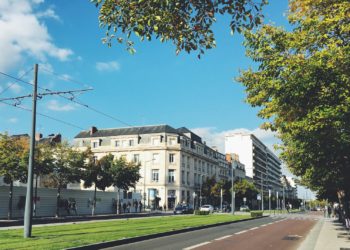 Un piéton percuté par un tramway