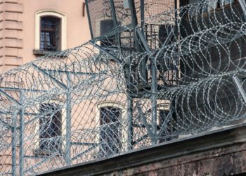 Procès Le Scouarnec : Vingt ans de prison pour l’ancien chirurgien aux 299 victimes