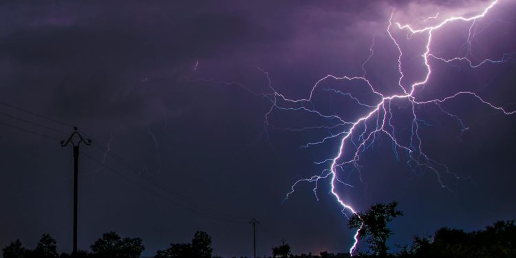 Nouvelle alerte aux orages à Toulouse, la Haute Garonne repasse en alerte vendredi