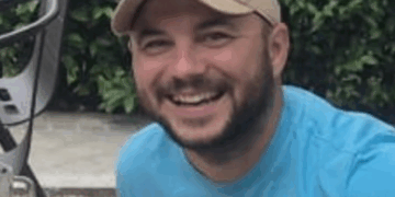 La CRS Montagne lance un avis de recherche. Sur place, la situation est dangereuse. Les Secours en Montagne CRS Pyrénées ont lancé un avis de recherche ce samedi pour tenter de retrouver un randonneur espagnol du nom de Xavier Espinosa disparu dans le secteur Gavarnie Mont Perdu. ce randonneur a quitté le Refuge des Sarradets ce mercredi et devait se rendre au refuge des Espuguettes. Toute personne qui l'aurait croisé ou qui aurait des renseignements sur son itinéraire est priée de contacter le Poste des CRS de Gavarnie au 0562924141 La situation reste dangereuse secteur Brèche de Roland Régulièrement, les montagnards du refuge de la brèche de Roland rendent compte de la situation à haute altitude par ces fortes chaleurs. Et depuis plusieurs jours déjà, la situation est qualifiée de délicate, avec encore beaucoup de neige, ce qui nécessite piolet et crampons mais aussi effondrements de pont neigeux qui contraignent à des adaptations d'itinéraires.