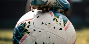 Lyon en Ligue 2 : une décision "incompréhensible" pour l'OL