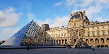 Vol au Louvre: ce que l'on sait des suspects arrêtés