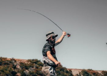 En raison de Cyanobactéries, les interdictions de pêche sur multiplient dans ce département d'Occitanie