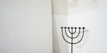 Deux morts et quatre blessés graves dans un attentat devant une synagogue à Manchester