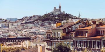 Marseille, Retour de la couronne sur la Bonne Mère