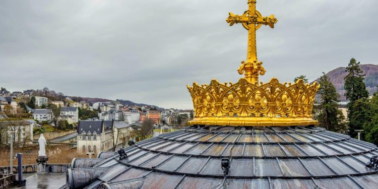 Des graffitis anti chrétiens sur une église de Lourdes