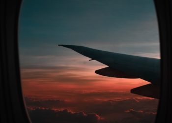 Un passager perd son ordinateur en plein vol, l’avion obligé de faire demi-tour