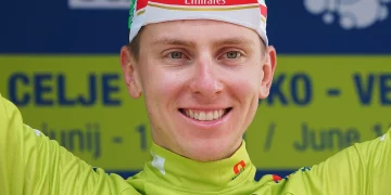 Van der Poel gagne à Paris Pogacar remporte son 5e Tour de France