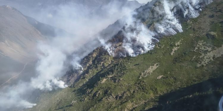 Un hélicoptère bombardier d’eau mobilisé pour un incendie près de Barèges