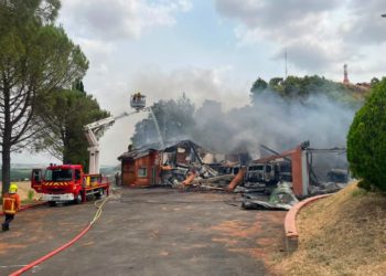 Une caserne de pompiers détruite dans un incendie
