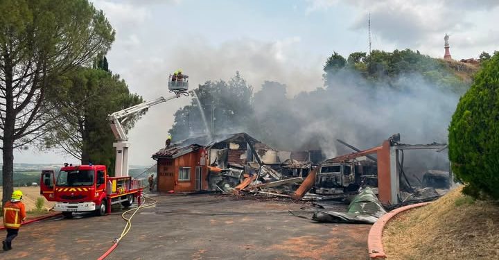 Une caserne de pompiers détruite dans un incendie