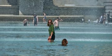 Météo France place 9 départements en alerte rouge canicule vendredi
