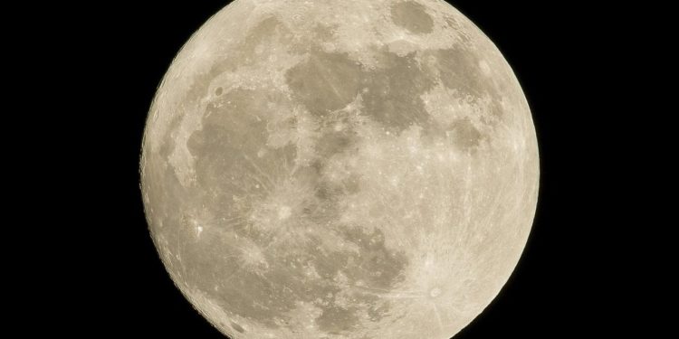 La Nasa publie des clichés du cratère du crash de la fusée SpaceX sur la Lune