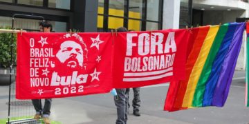 Présidentielle au Brésil: Lula et Flávio Bolsonaro lancent leurs campagnes
