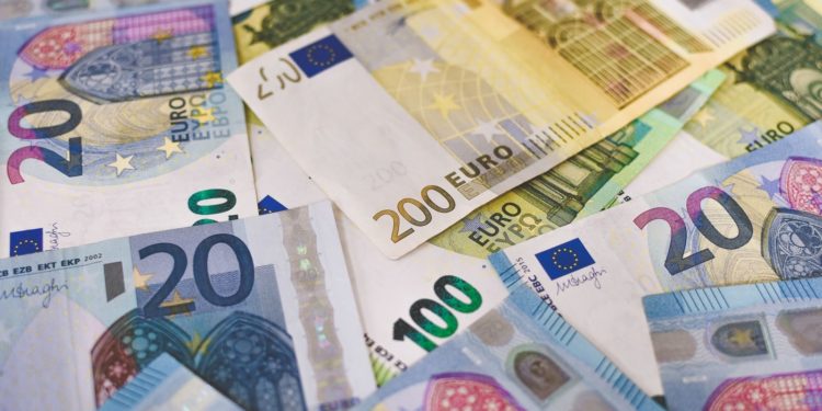 Le patron de la FED trouve l'inflation « préoccupante »