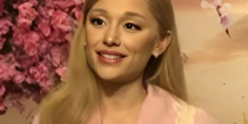 Ariana Grande se hisse au sommet des charts