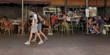Marché des Carmes, il menace avec un couteau, un gendarme hors service le neutralise
