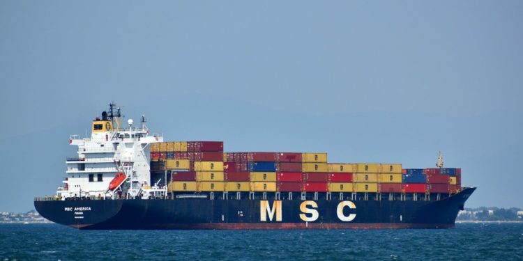 Typhon Bavi, un navire MSC s'échoue en Chine