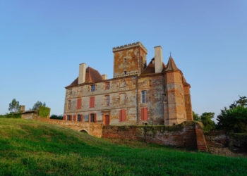 Avec le Château de la Salvetat-Saint-Gilles voici les sites du Loto du Patrimoine en Occitanie