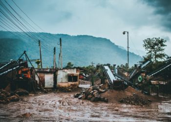 Des centaines de disparus après des crues au Népal