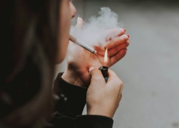 Barbecues interdits et tabac limité face au risque incendie
