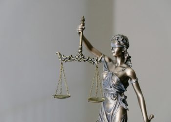 Prison pour l'homme reconnu raciste qui avait tiré sur un groupe d'enfants