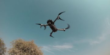 Il ravitaille la prison par drone et termine .... dans la même prison
