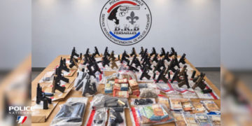 Des dizaines d'armes saisies par la police