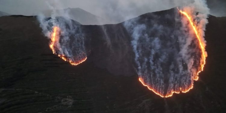 Importants moyens mobilisés pour un incendie difficile d'accès dans les Pyrénées