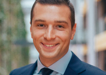Ecrits antisémites attribués à Bardella par Mediapart: une "dinguerie", selon Le Pen