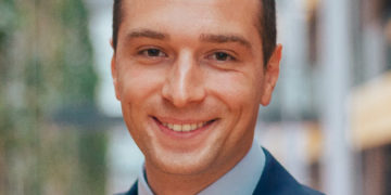 Ecrits antisémites attribués à Bardella par Mediapart: une "dinguerie", selon Le Pen