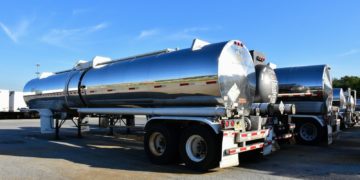 Pénurie de carburant : les camions-citernes autorisés à rouler le dimanche