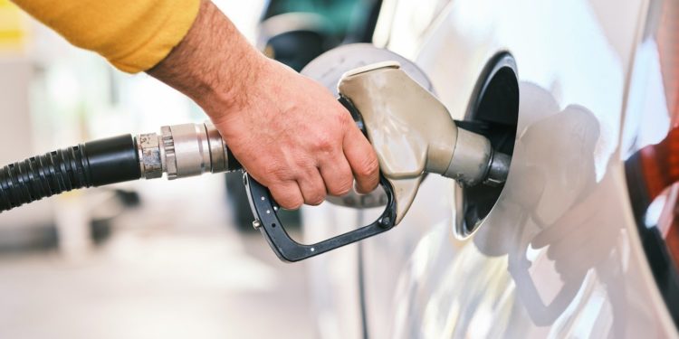 Carburants "sans baisse de la fiscalité le pronostic vital de la France est engagé"